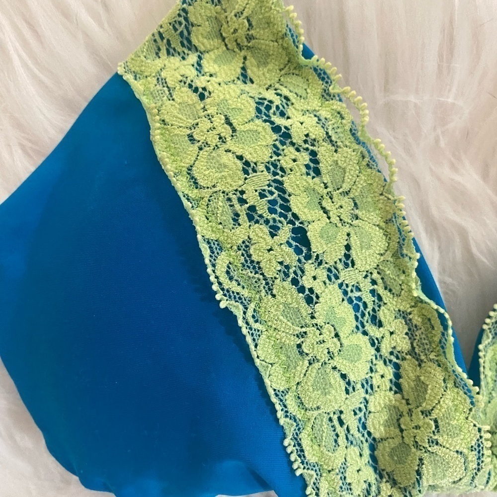 RELLECIGA blue and lime green lace bikini top. Padded size XL - Picture 2 of 6